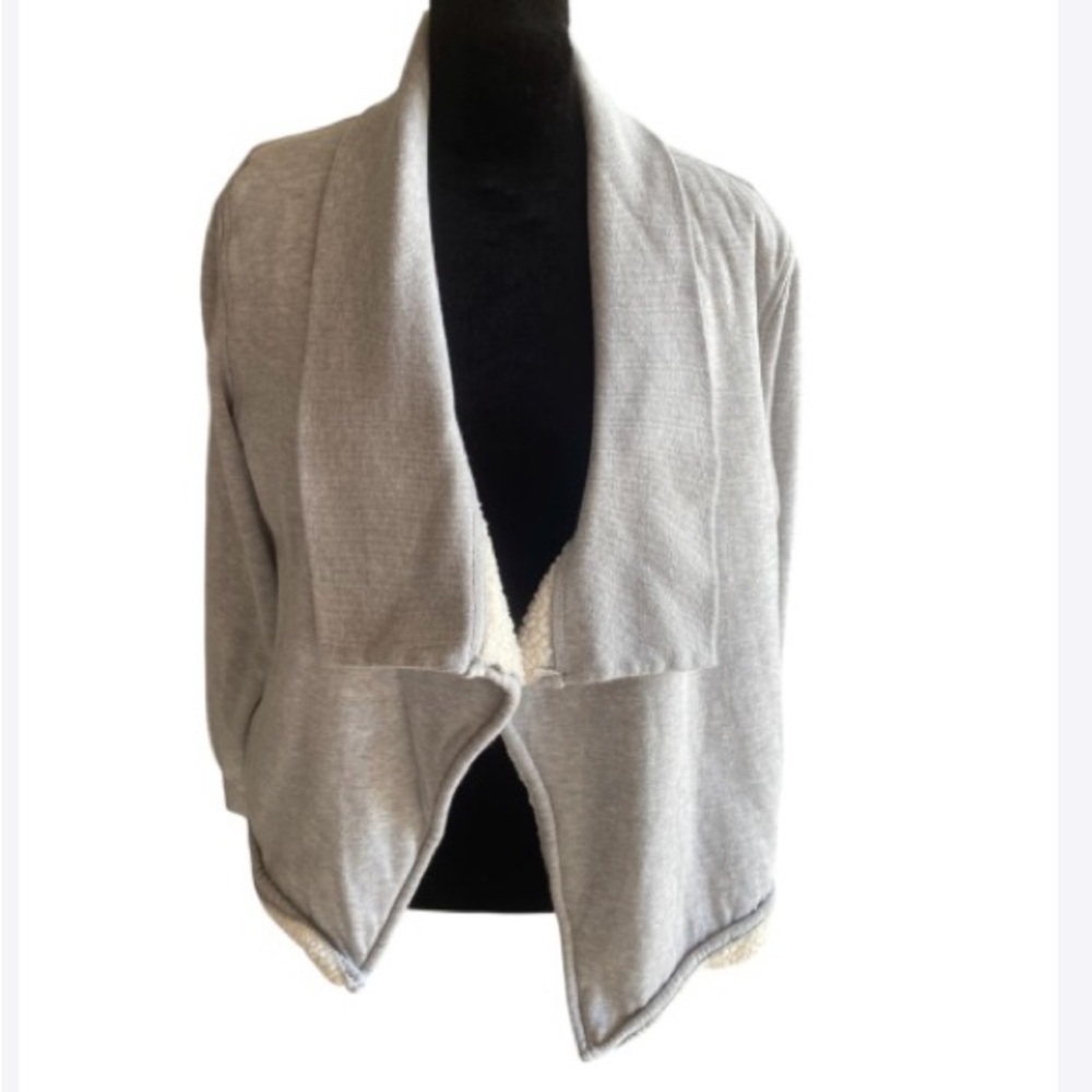 Olive & Oak Light Gray Open Front Sweater
